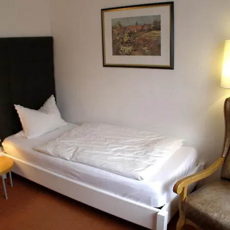 Haus Katharina B&b, Therme Und Kurpark 招待所 4*