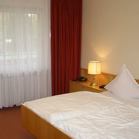 Haus Katharina B&b, Therme Und Kurpark 招待所