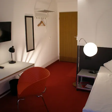 Haus Katharina B&b, Therme Und Kurpark 招待所