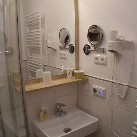 Haus Katharina B&b, Therme Und Kurpark 招待所 4*